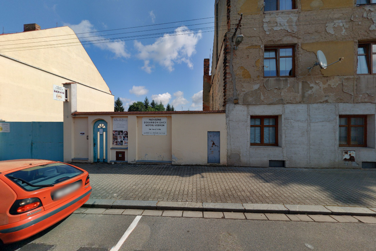 Zdeněk Andrle - autodílna foto 2