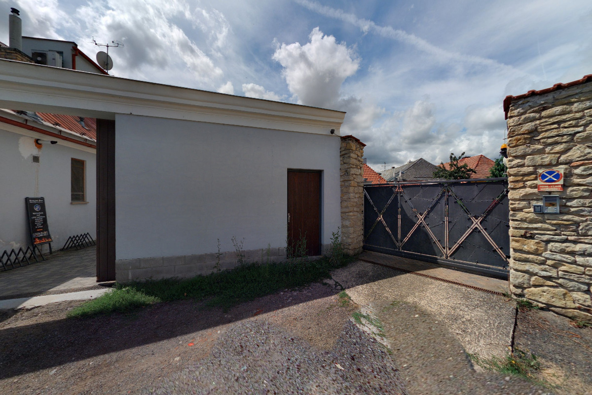 Nabíjecí stanice Bowling Bar Peklo