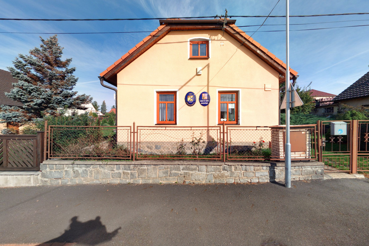 Mokrovraty - obecní úřad foto 4