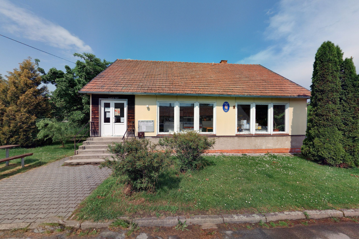 Obecní knihovna Dlouhá Lhota