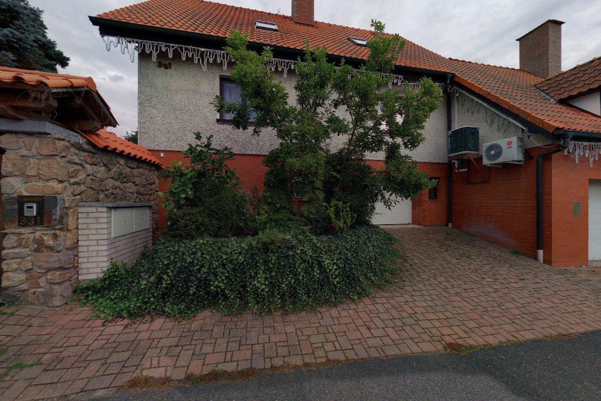 SILNICE ČÁSLAV - HOLDING, a.s.