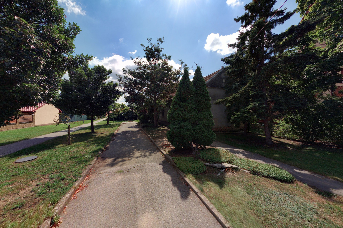 Místní knihovna Ladná foto 1