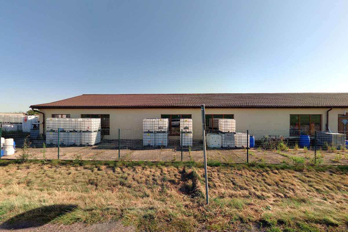 Jiřina Černíková - prodej plastových nádrží foto 1