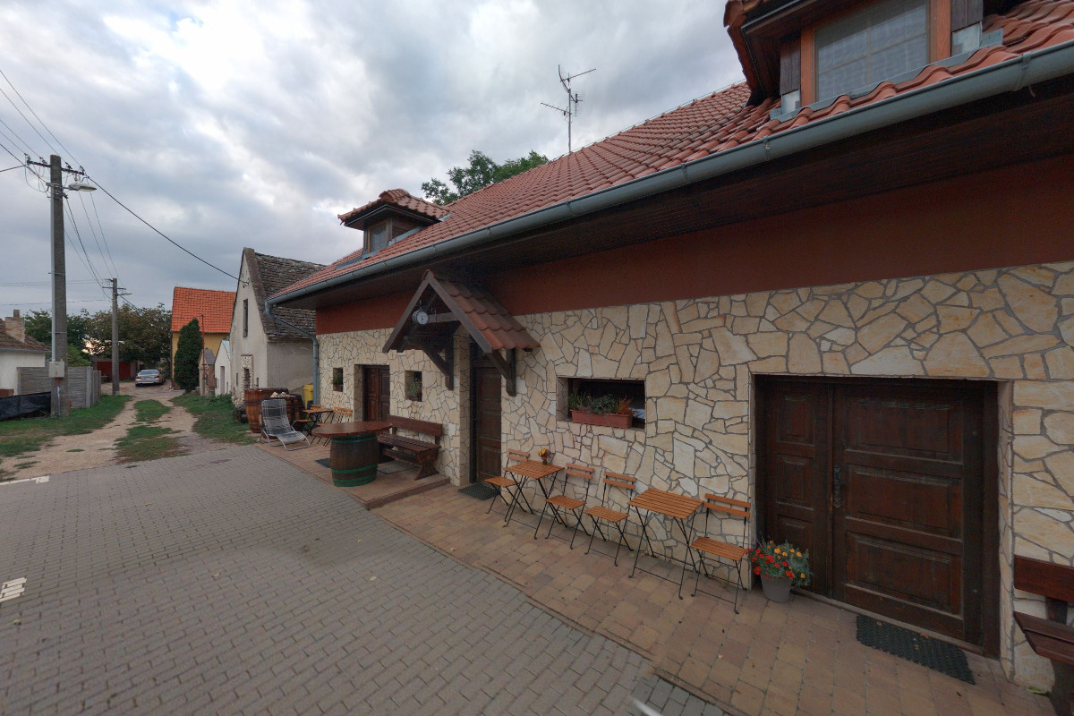 Vinárna penzionu Nad Sklepem