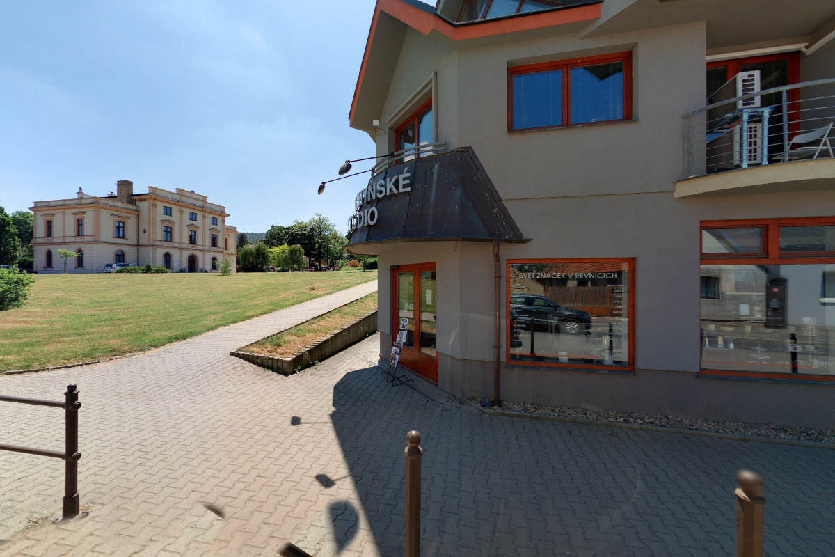 Kuchyně a Interiéry Chvojka