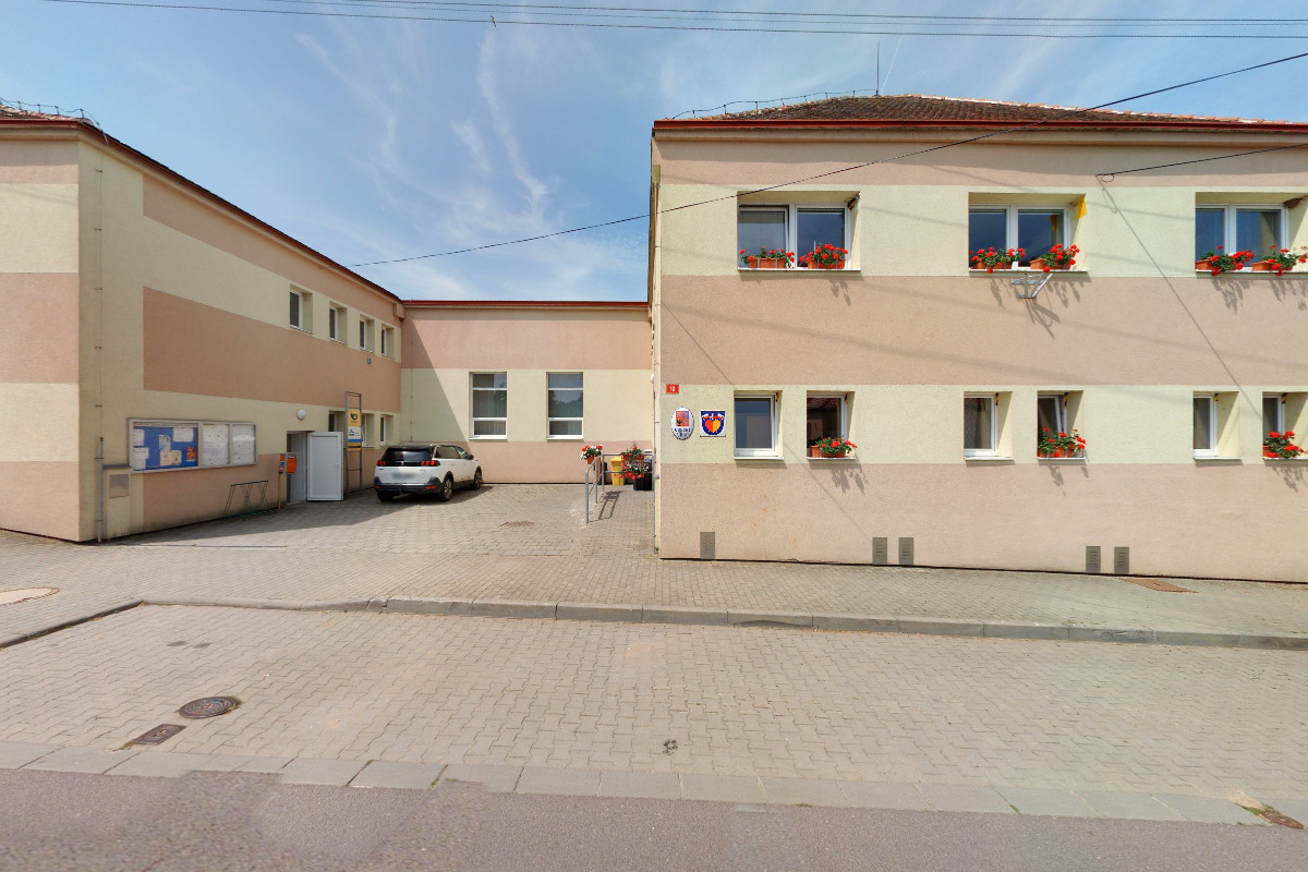 Obec Hluboké Mašůvky