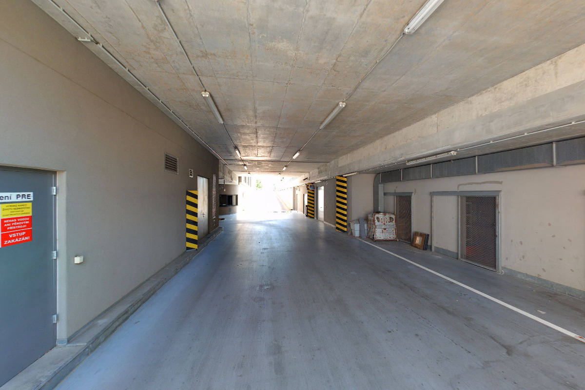 MR.PARKIT - Parking Prosek Point Prosecká 851/64 foto 6