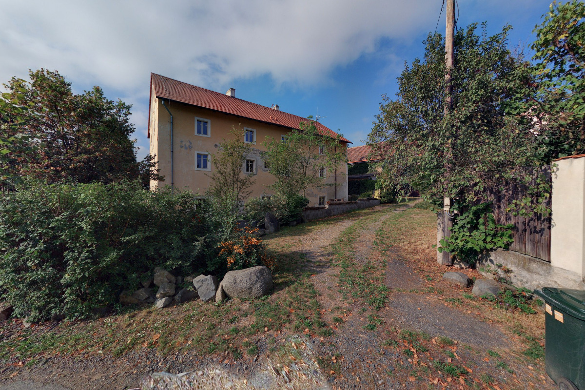 Pavel Trefný - pomníky