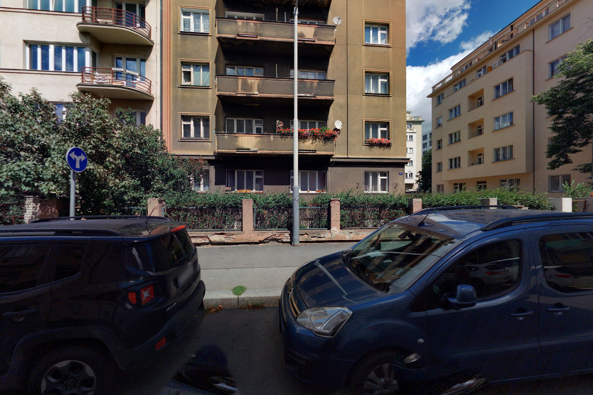 E - clinic - Institut pro studium, prevenci a léčbu poruch příjmu potravy a komorbidních poruch