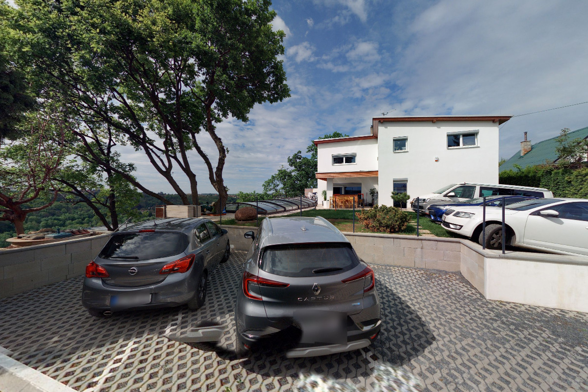 Chatka A - Vyhlídka nad řekou