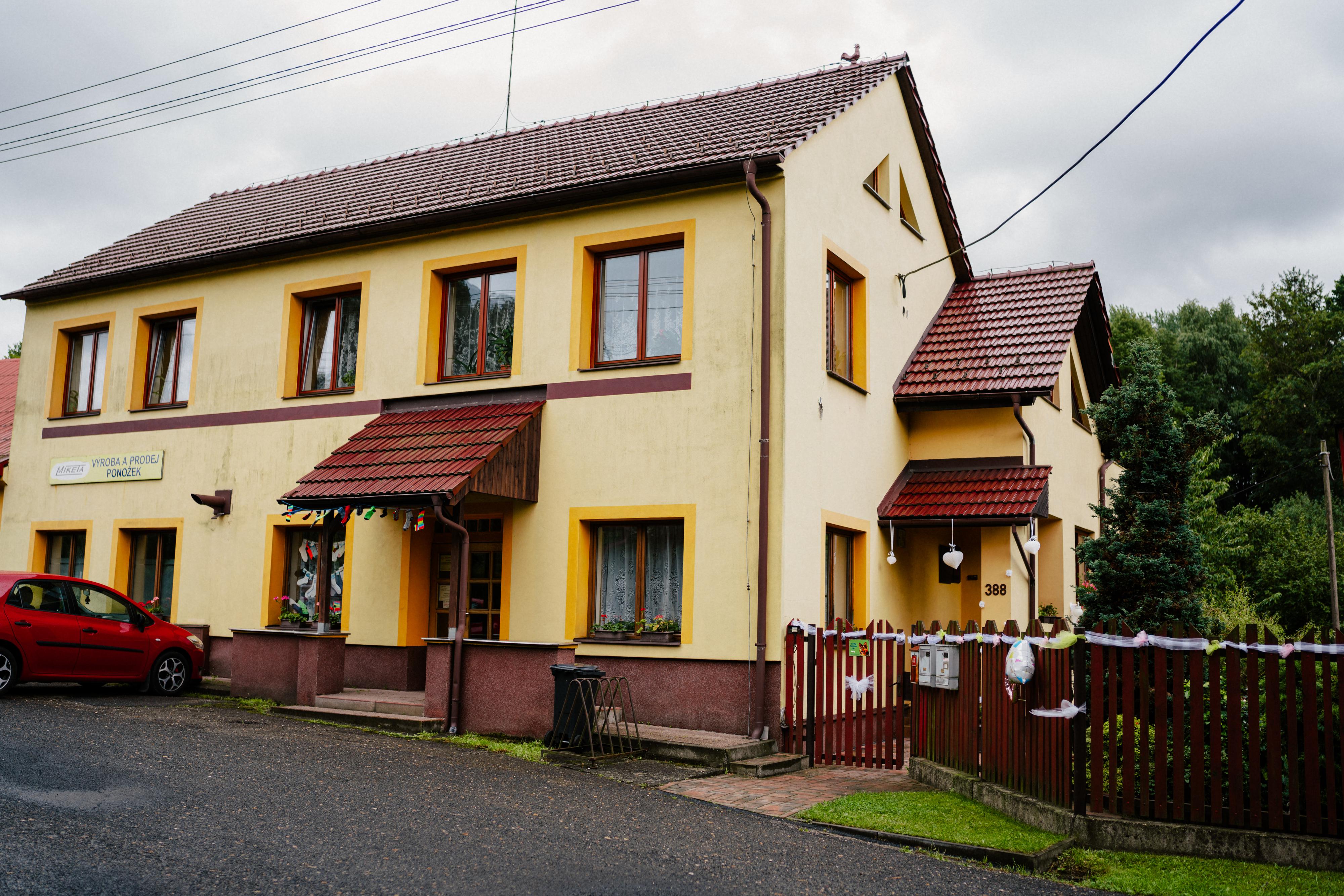Jan Gabriel - výroba a prodej ponožek MIKETA