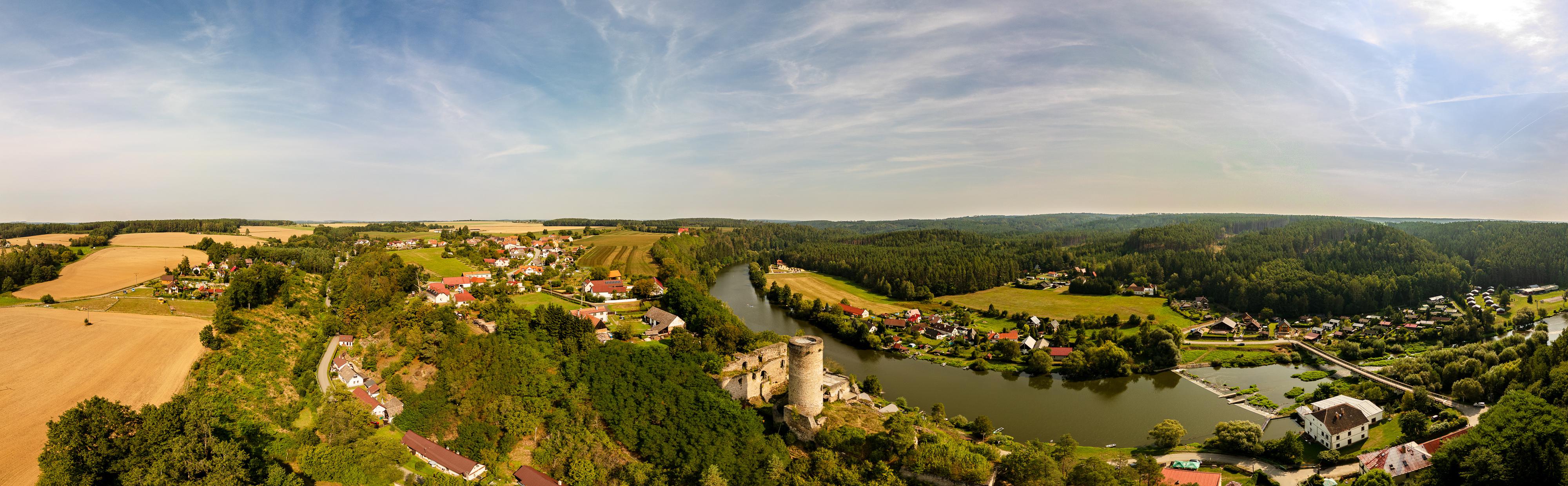 Zřícenina hradu Dobronice u Bechyně foto 2