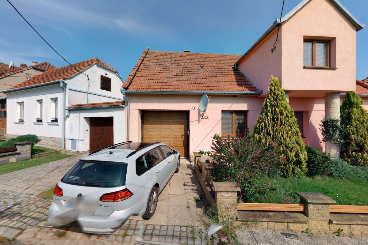 Štěpán Šperka - Qara