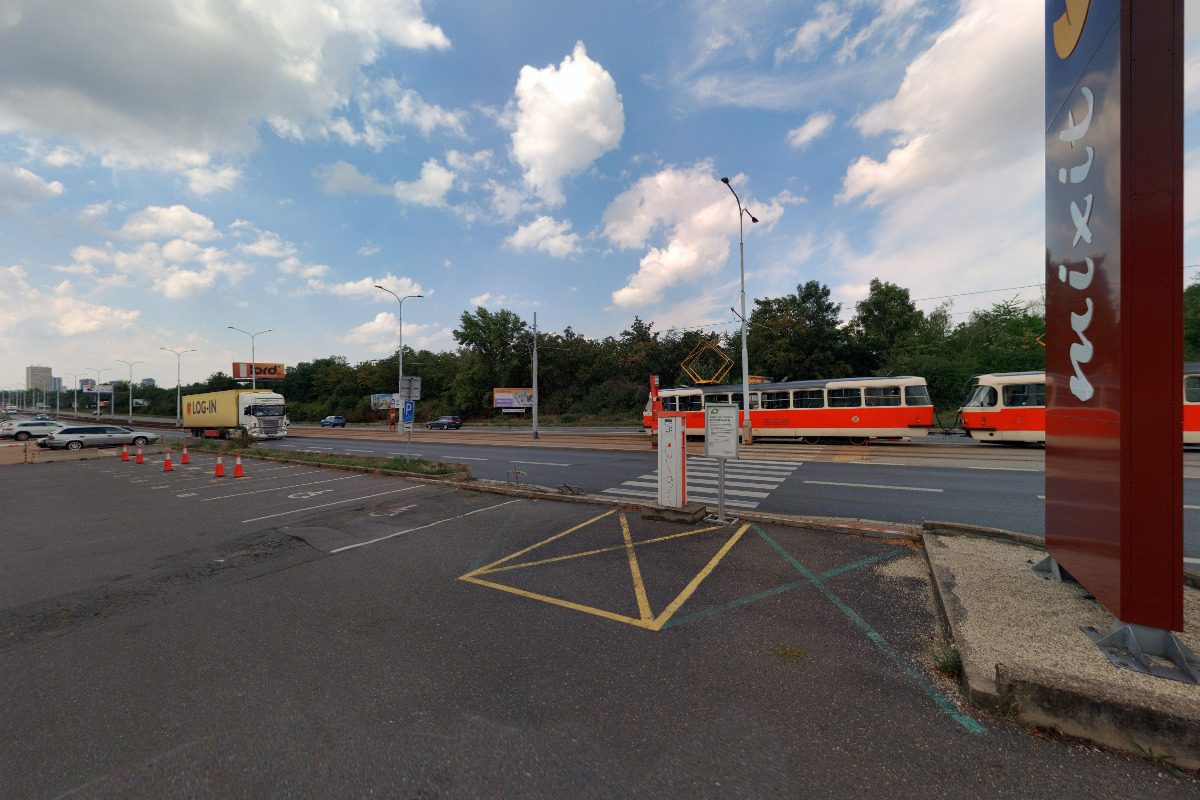 Malešická servisní - Nabíjecí stanice foto 2