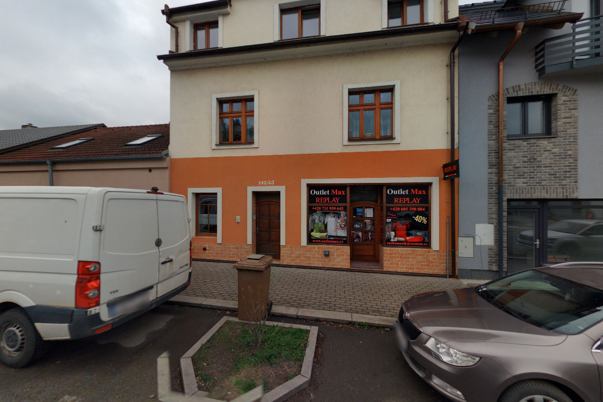 Outlet Max foto 2