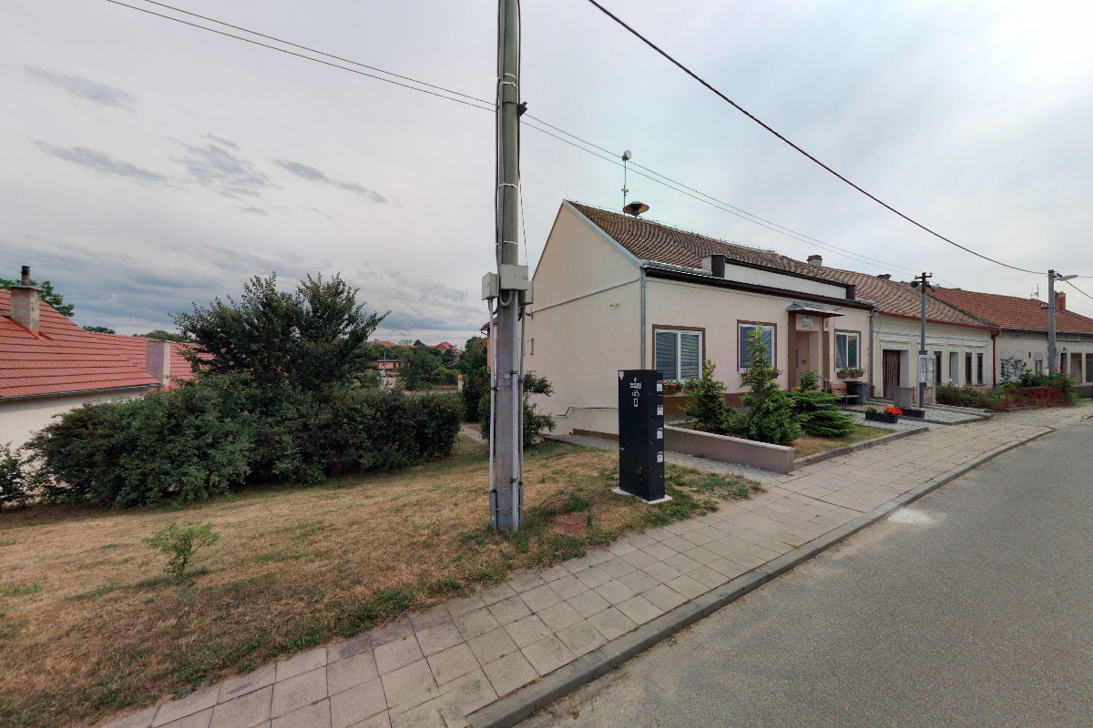 Nabíjecí stanice pro elektrokola a mobilní zařízení foto 2