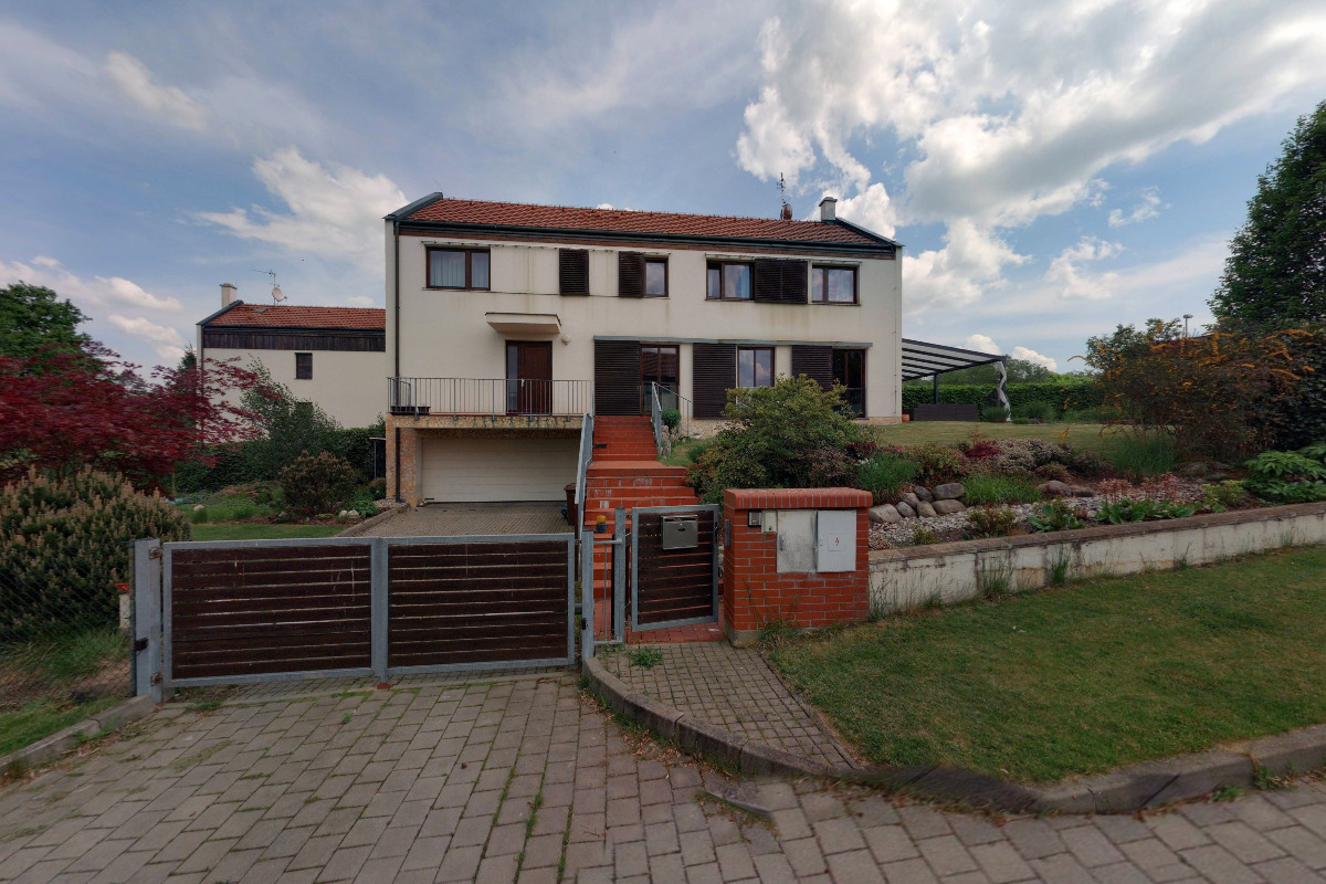 Mgr. Ing. Zdeněk Strnad, advokát