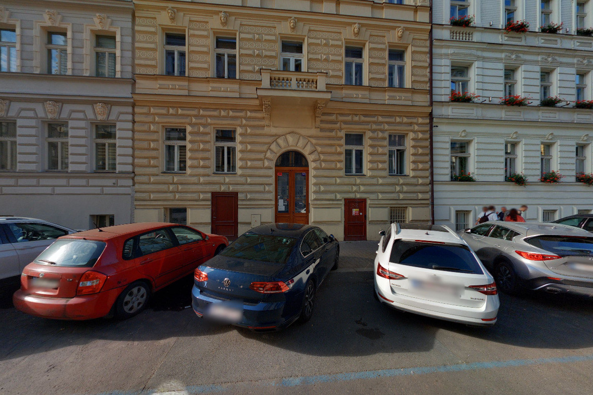 Apartment Wenzigova 1874/8