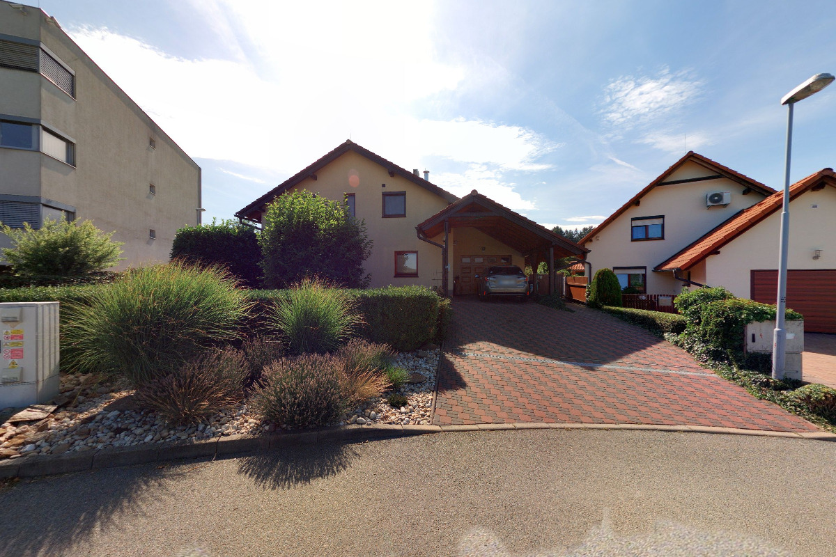 Mgr. Petra Kuchaříková - výuka francouzského jazyka