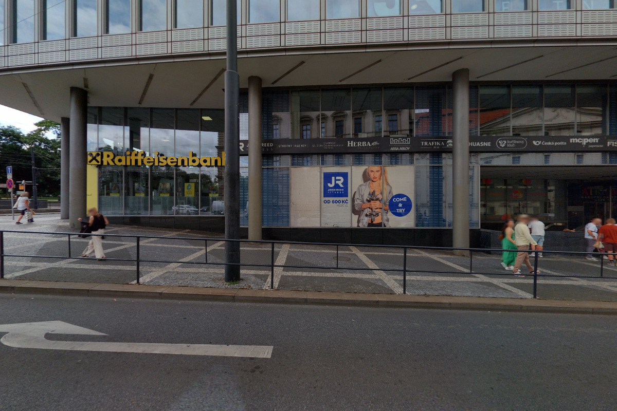 Raiffeisenbank - bankomat foto 2