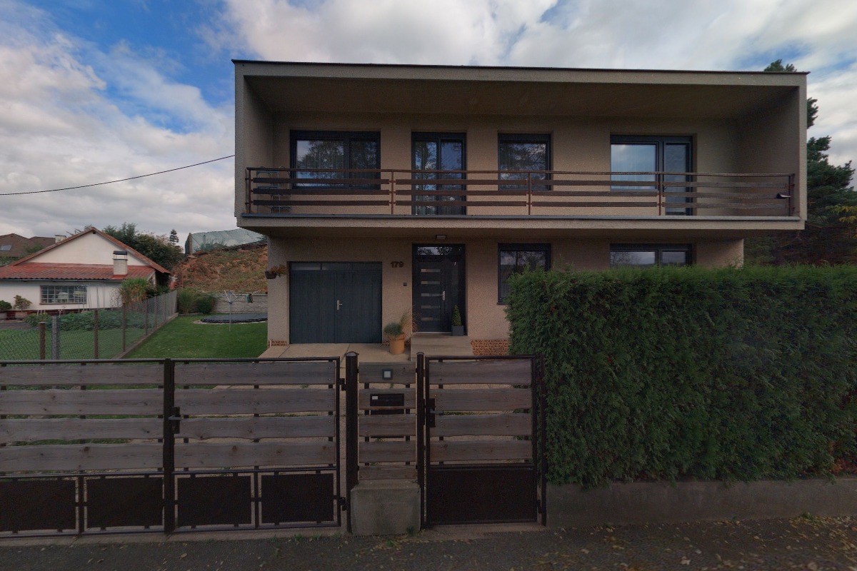 HenaX kuchyně & interiéry