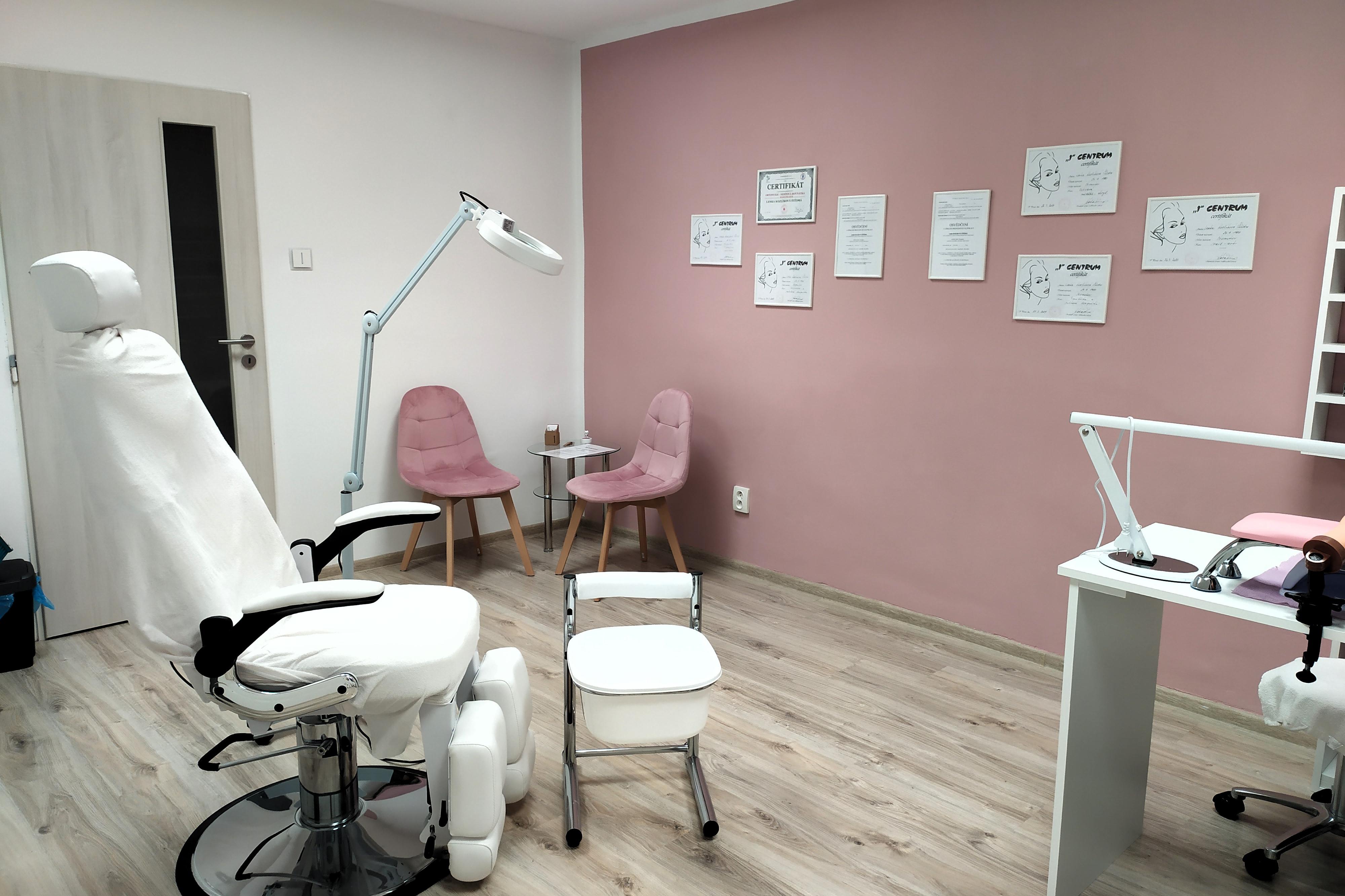 Pedikúra & Manikúra LKŠ