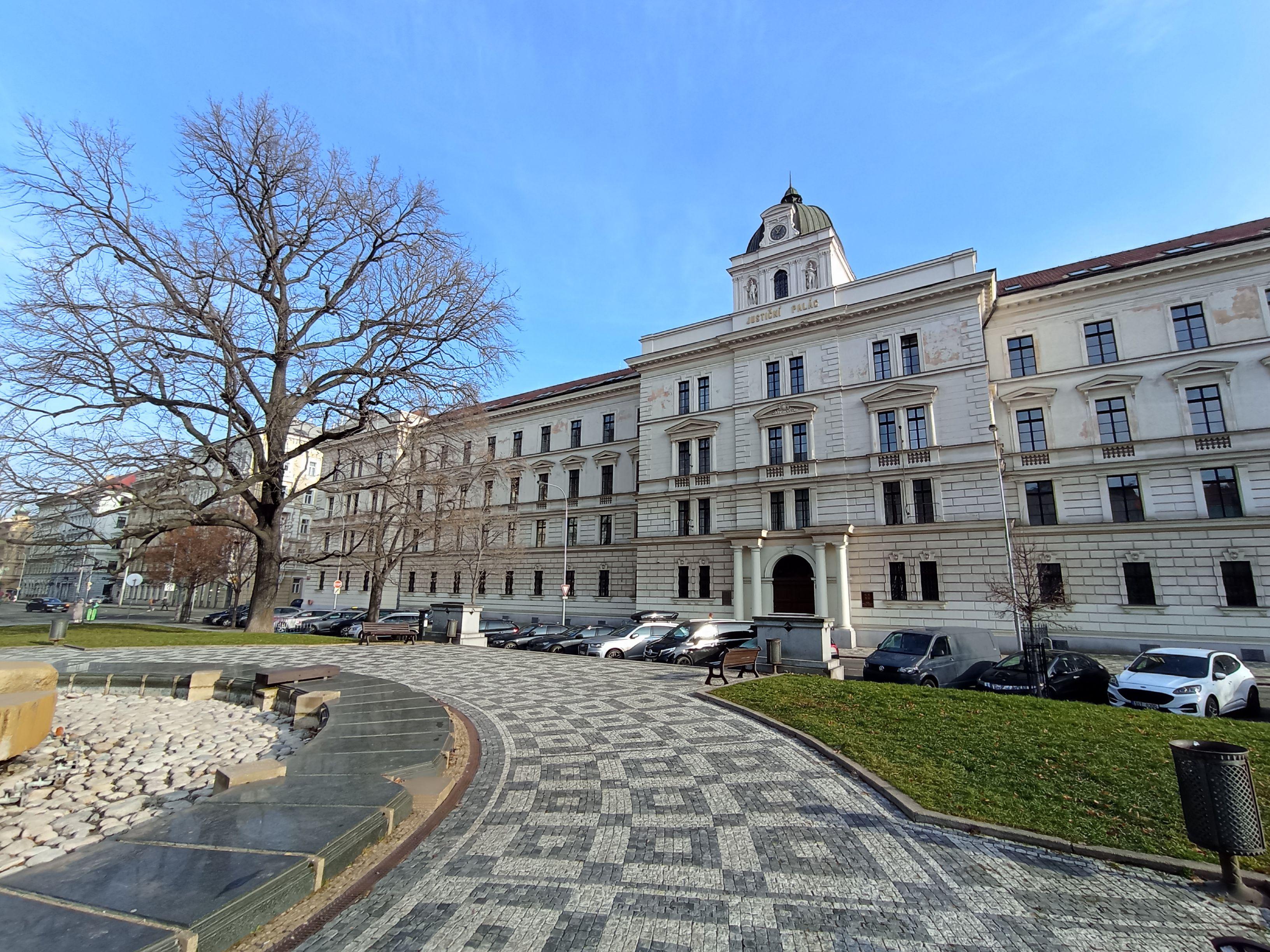 Krajský soud v Praze foto 2