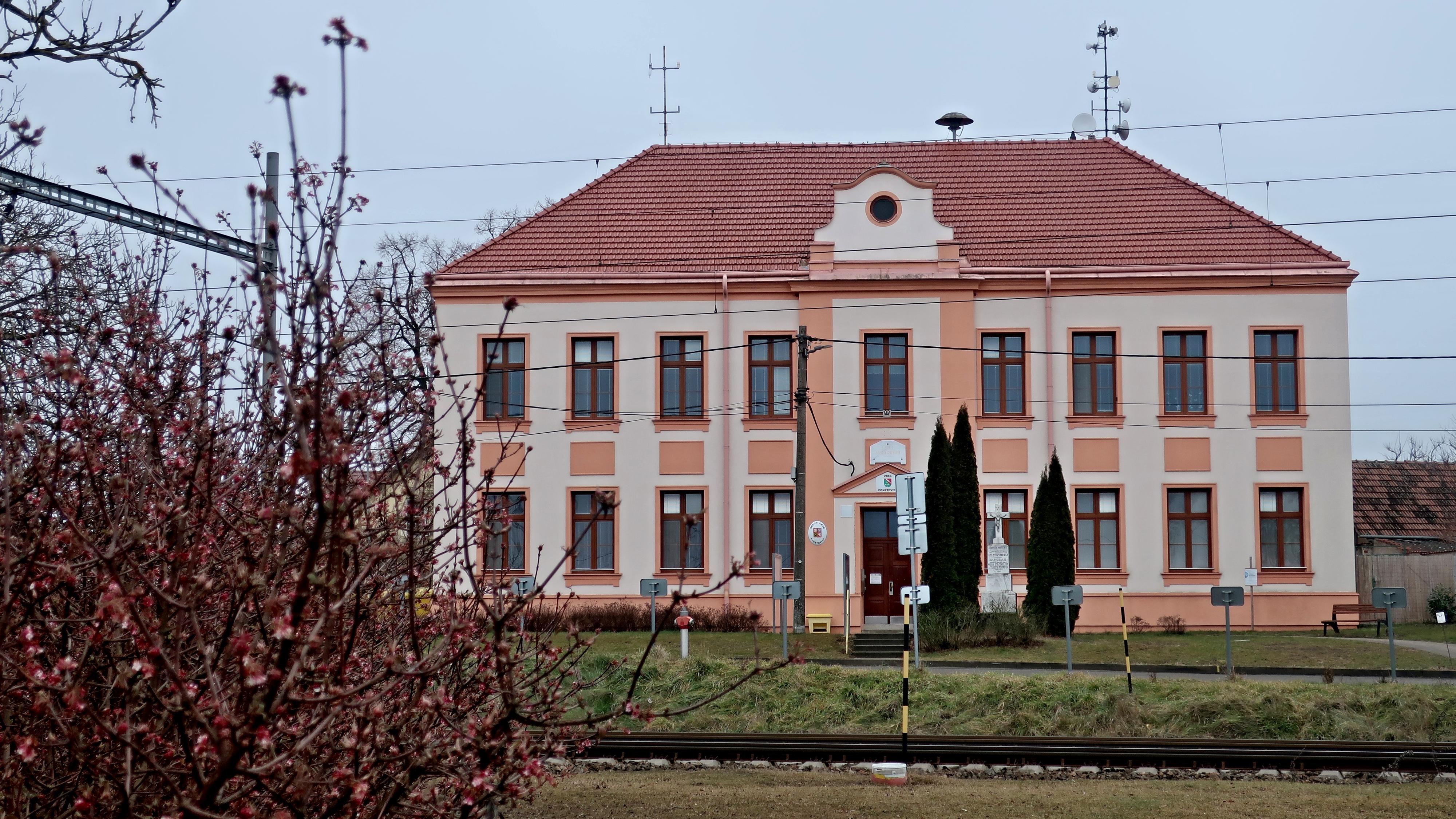 Ponětovice - obecní úřad foto 6