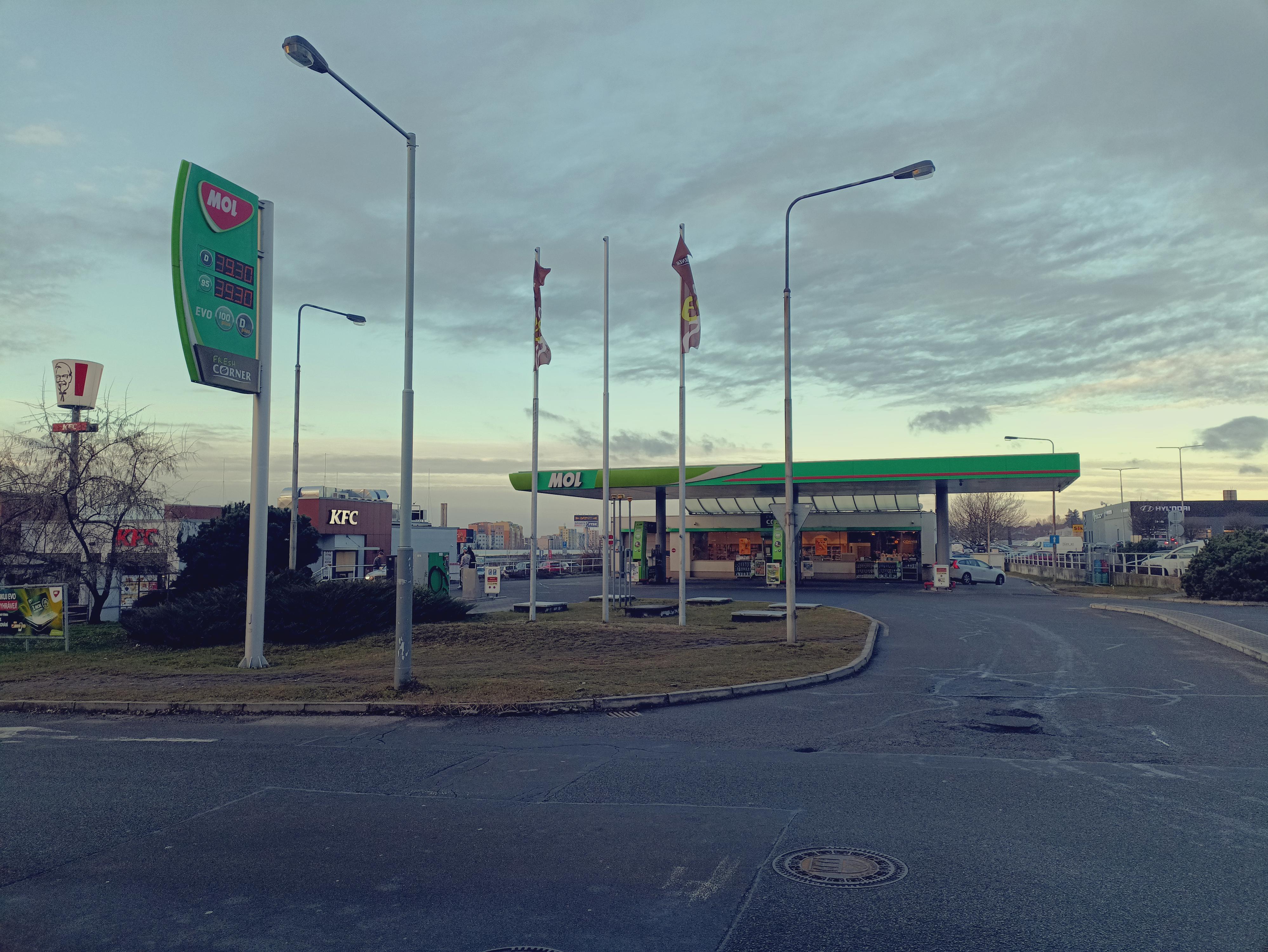 MOL foto 4
