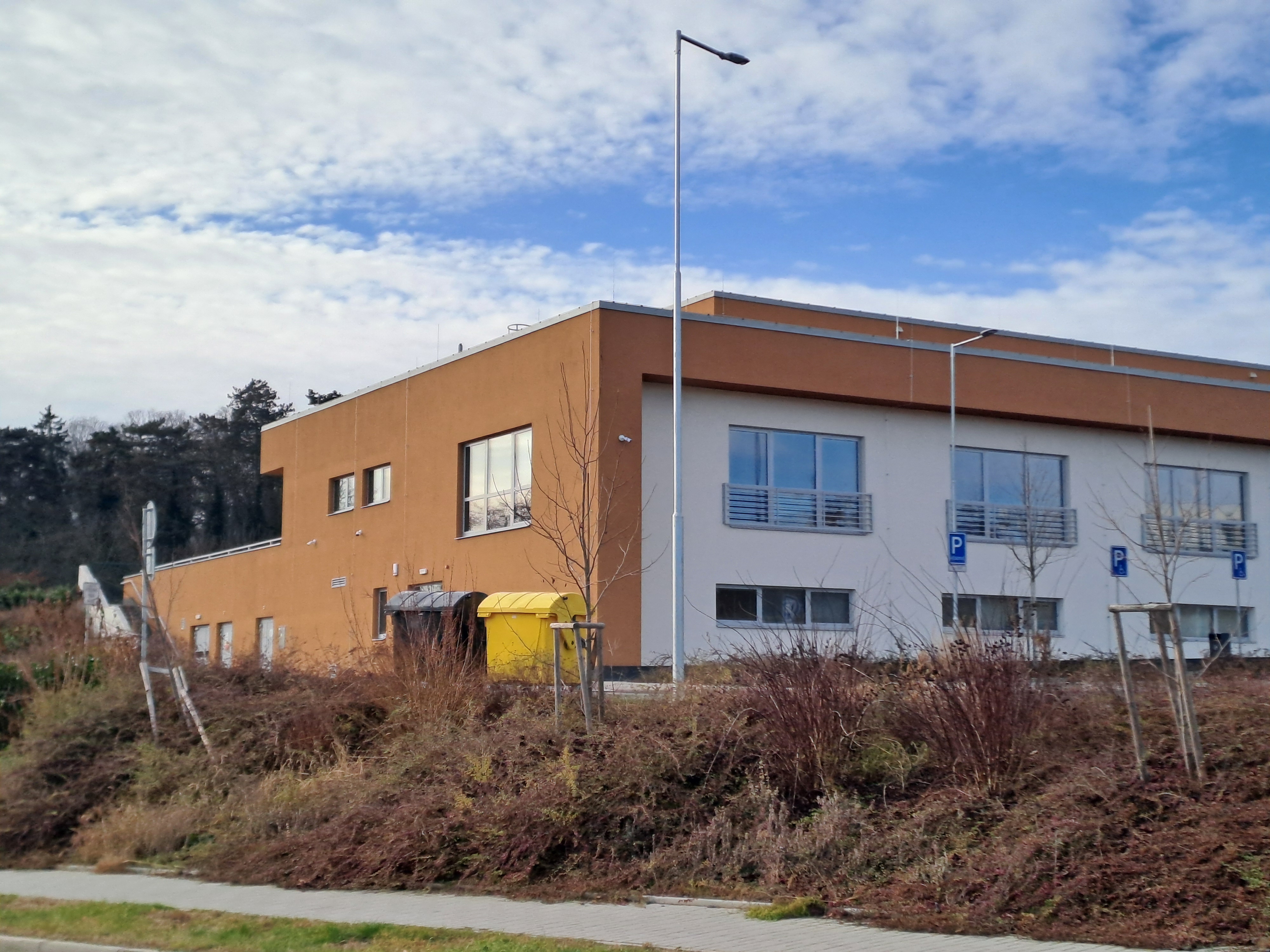 Sportovní hala V Aleji foto 2