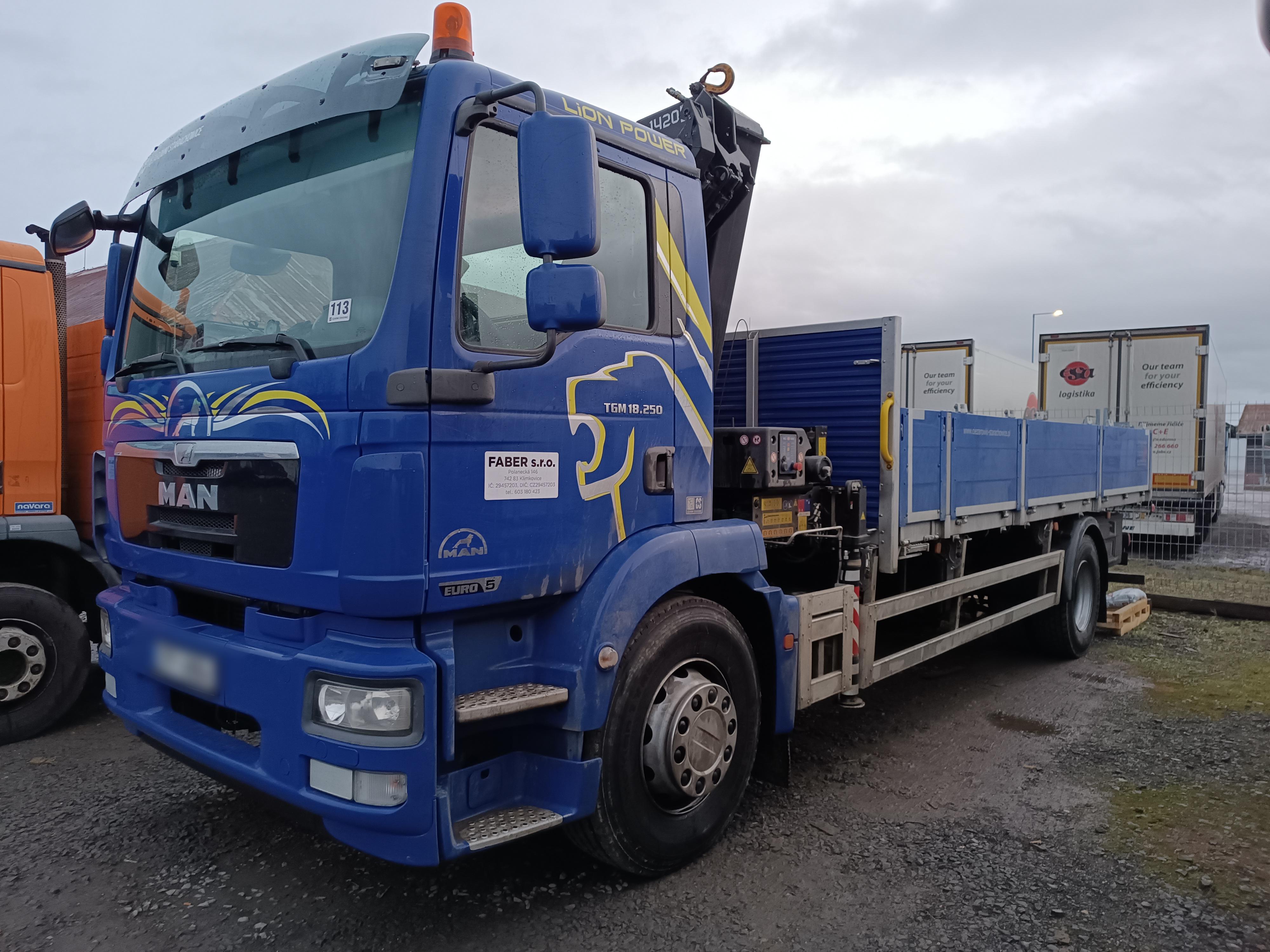 FABER s.ro. autodoprava s hydraulickým jeřábem foto 2