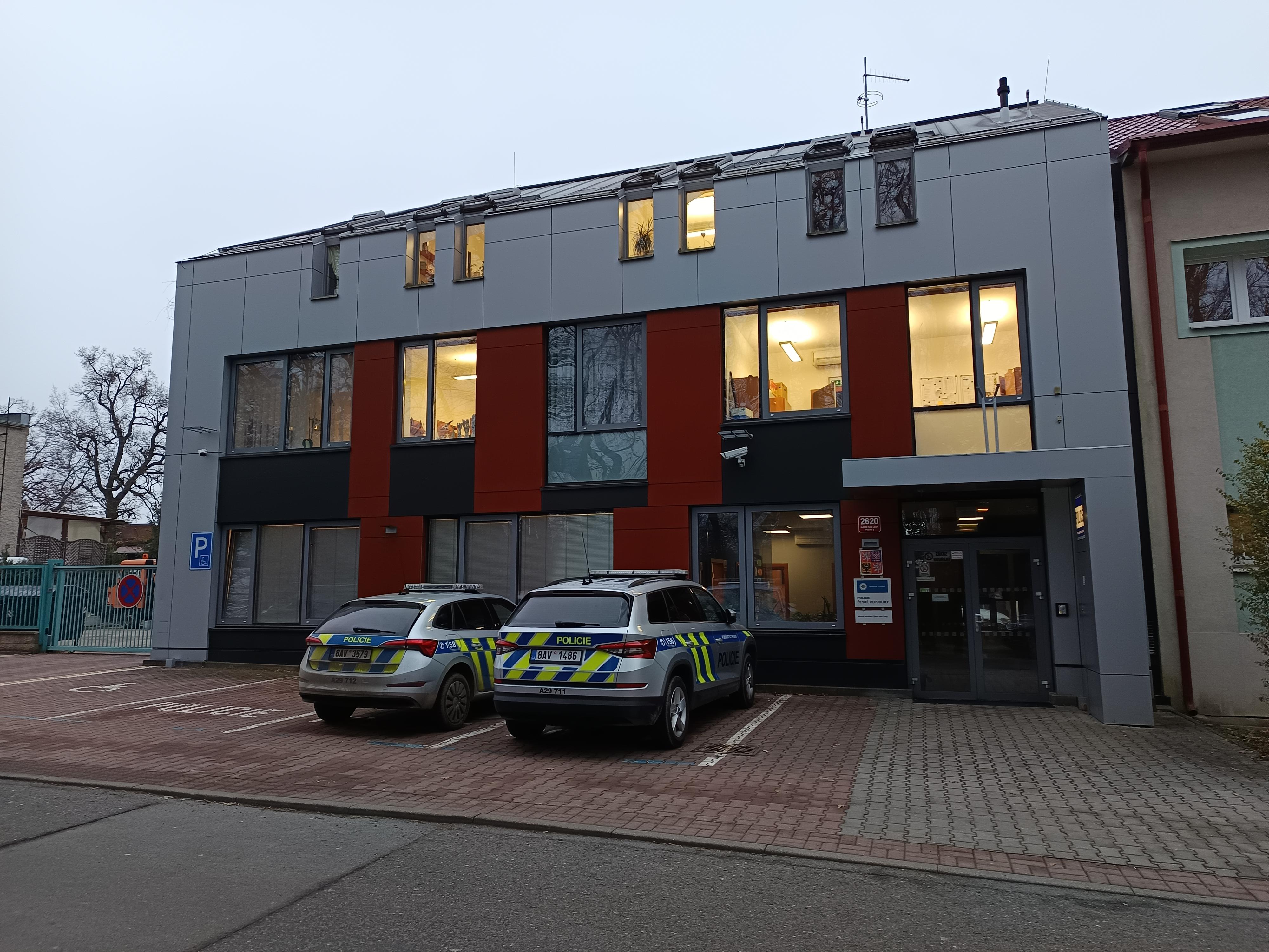 Policie ČR - Místní oddělení Újezd nad lesy foto 2