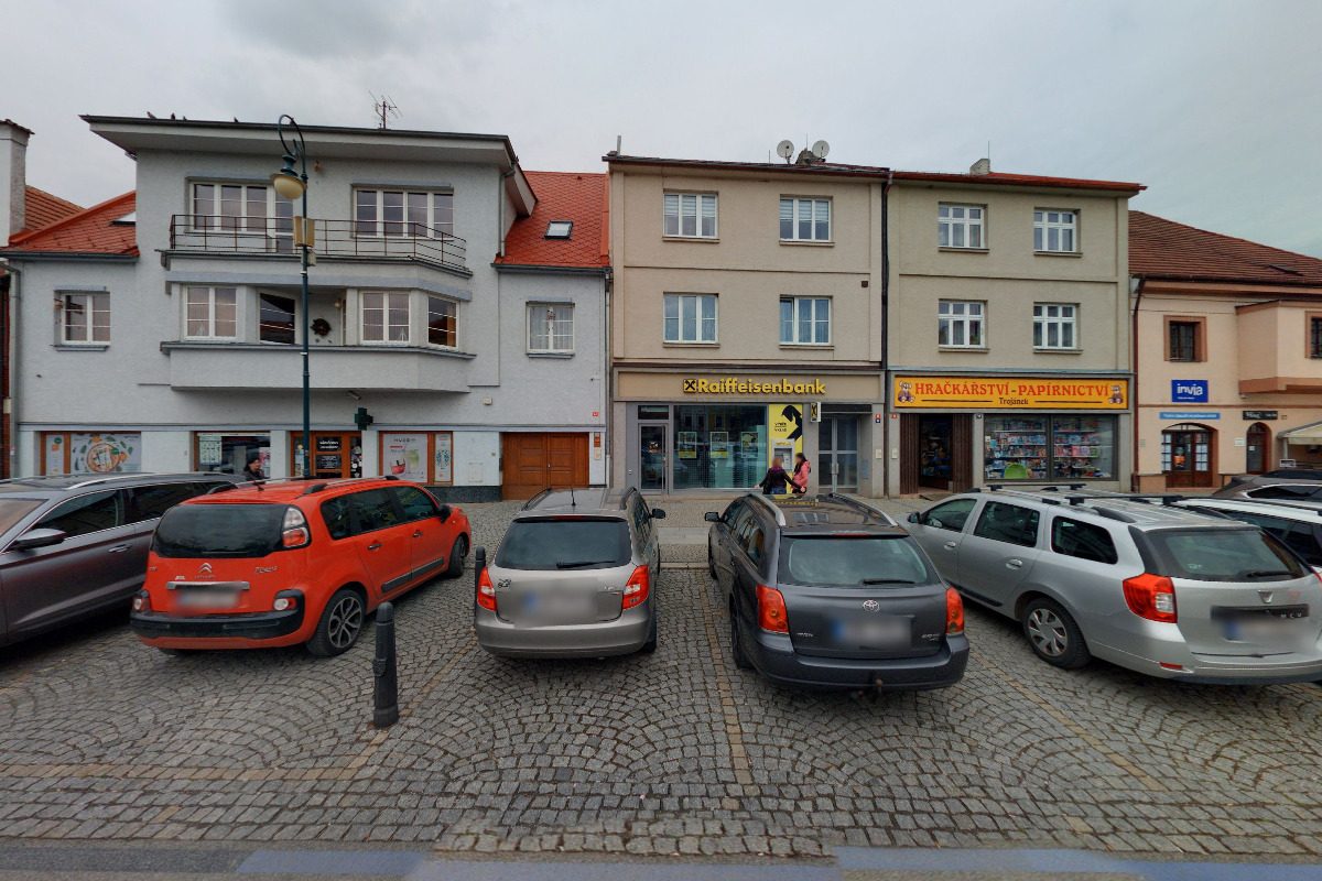 Raiffeisenbank - bankomat foto 1