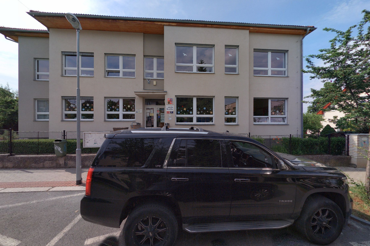 4. základní škola Nerudova Říčany foto 2