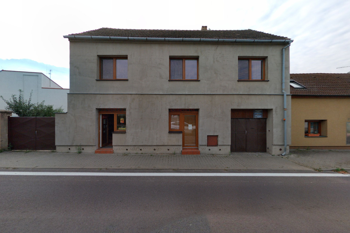 MIKÁČKOVA VINOTÉKA