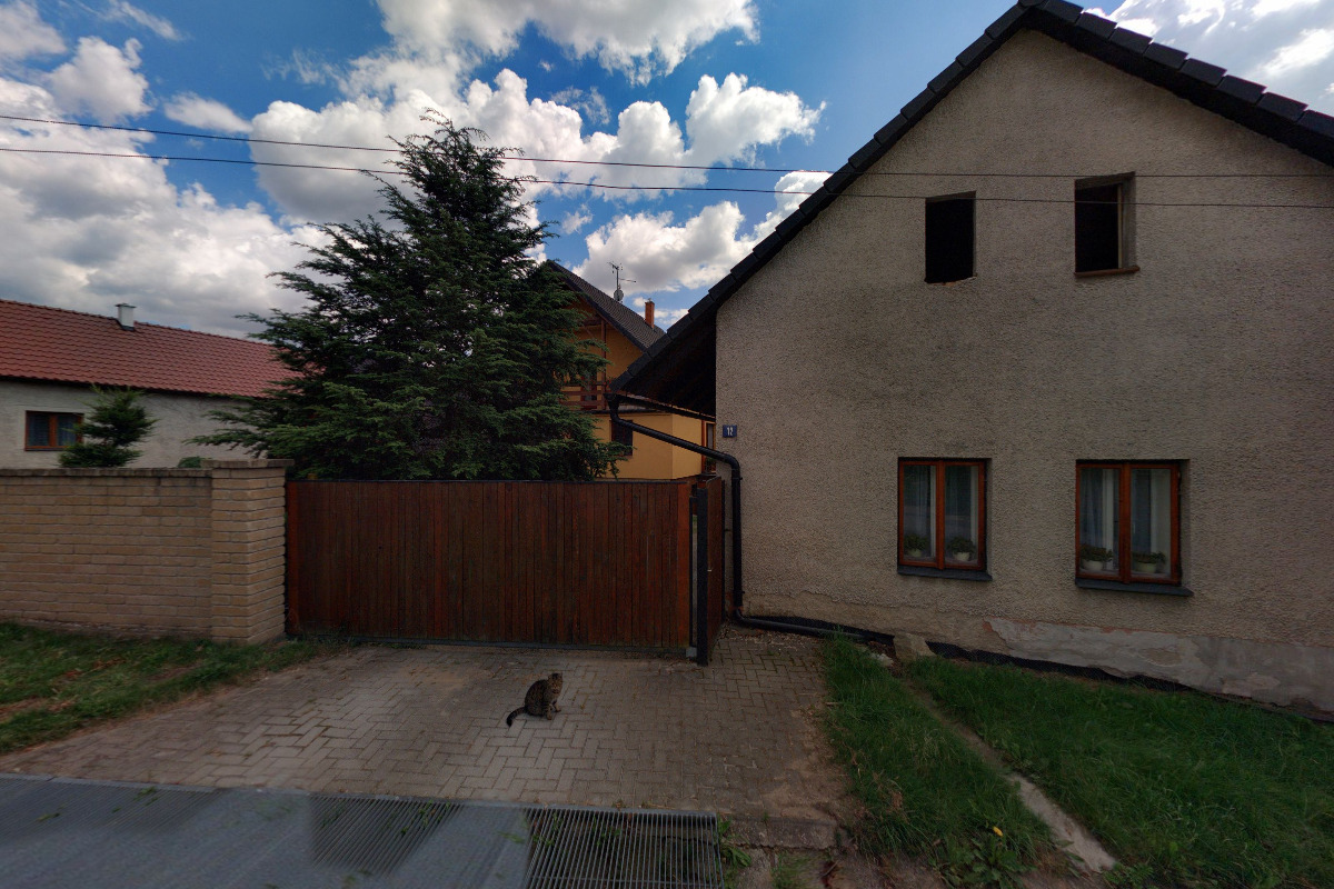 J & J BYDLENÍ