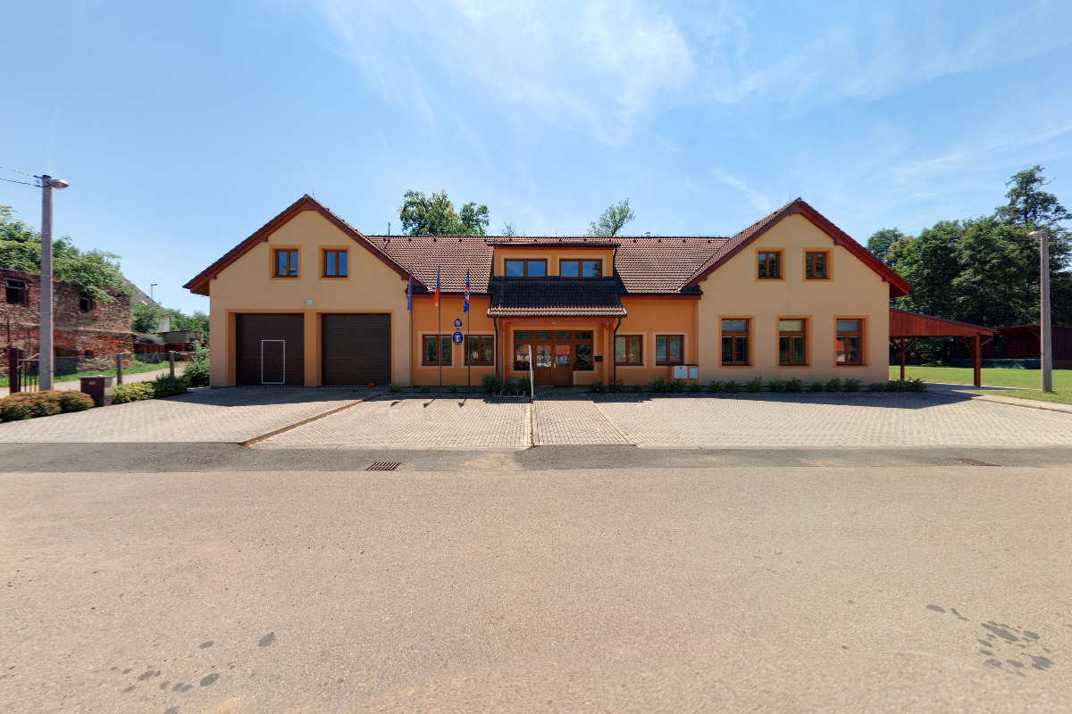 Zvěstov - obecní úřad foto 6