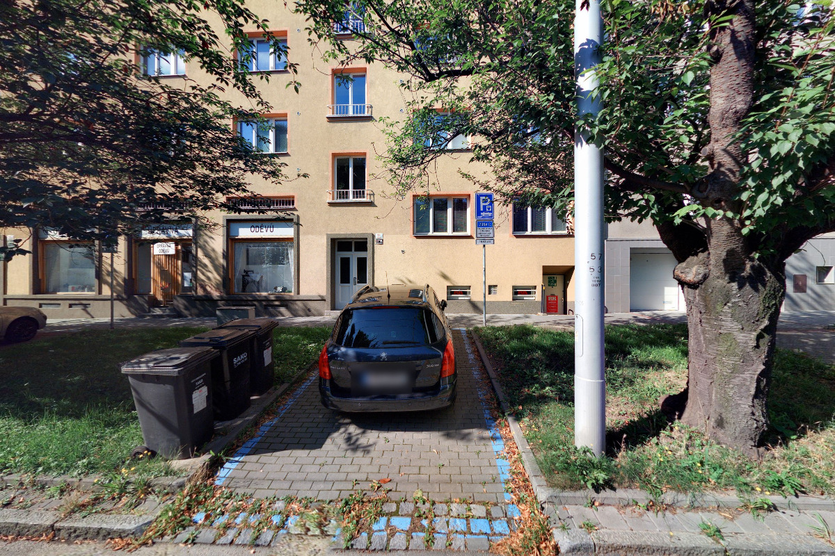 Ludmila Tesaříková - opravna a úpravna oděvů foto 5