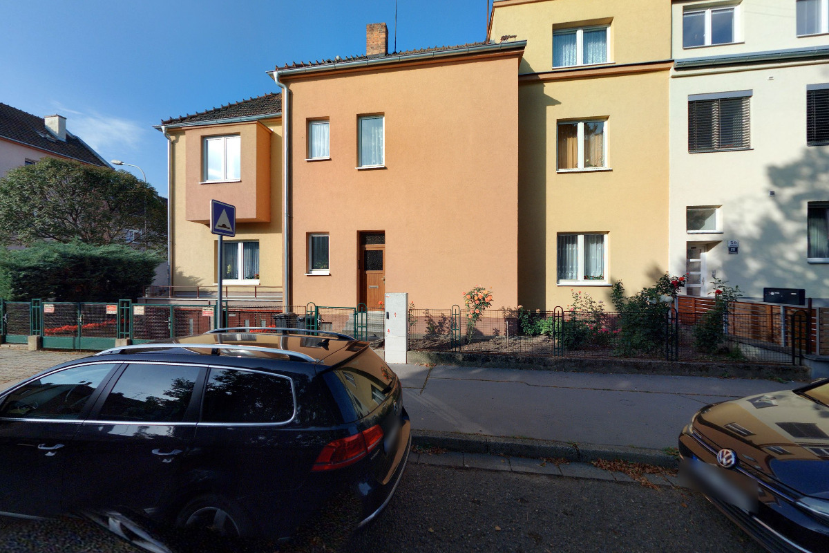 Zdeňka Kobathová Opravna oděvů