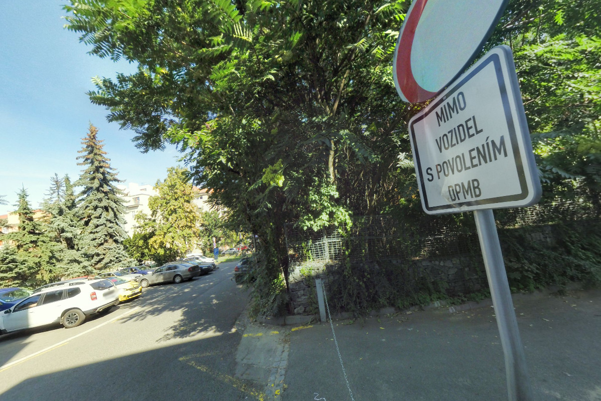 Základní škola a gymnázium Ježek bez klece