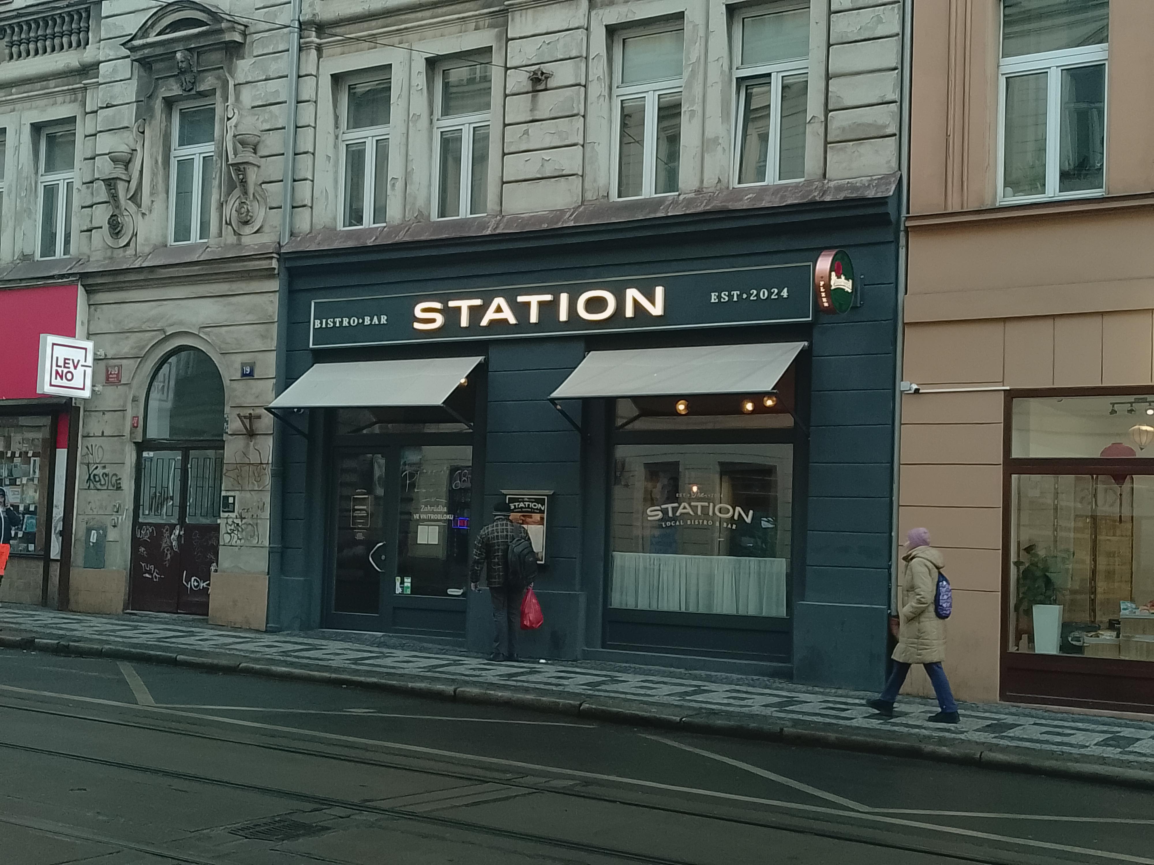 Station Anděl foto 2