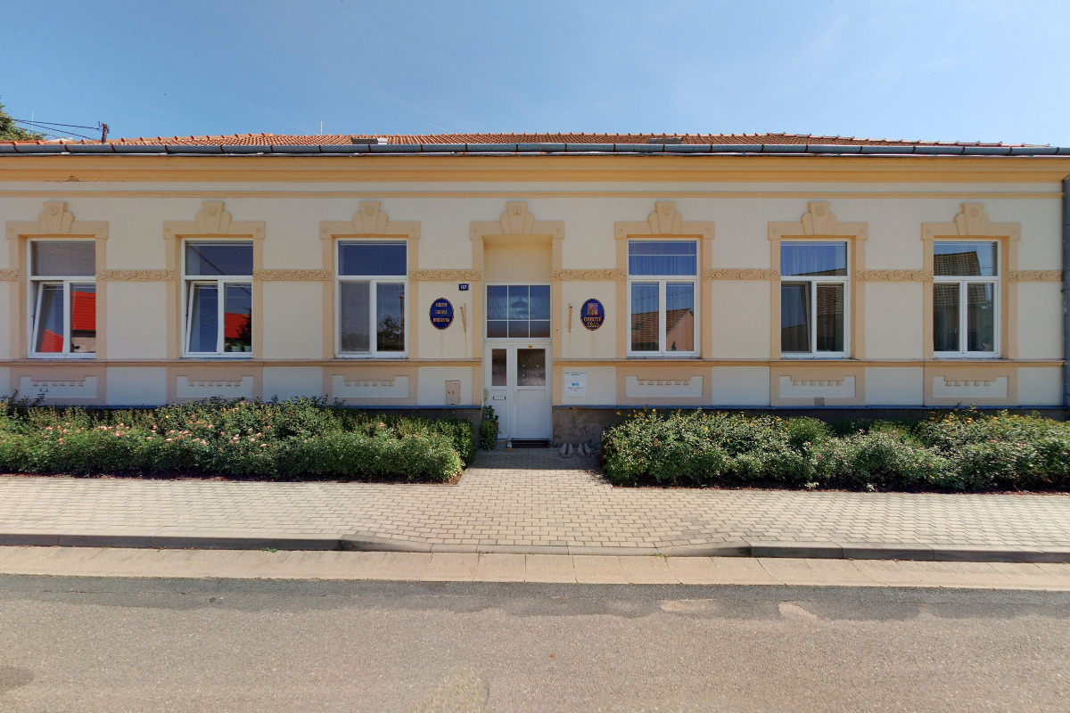 Místní lidová knihovna Krhovice foto 1