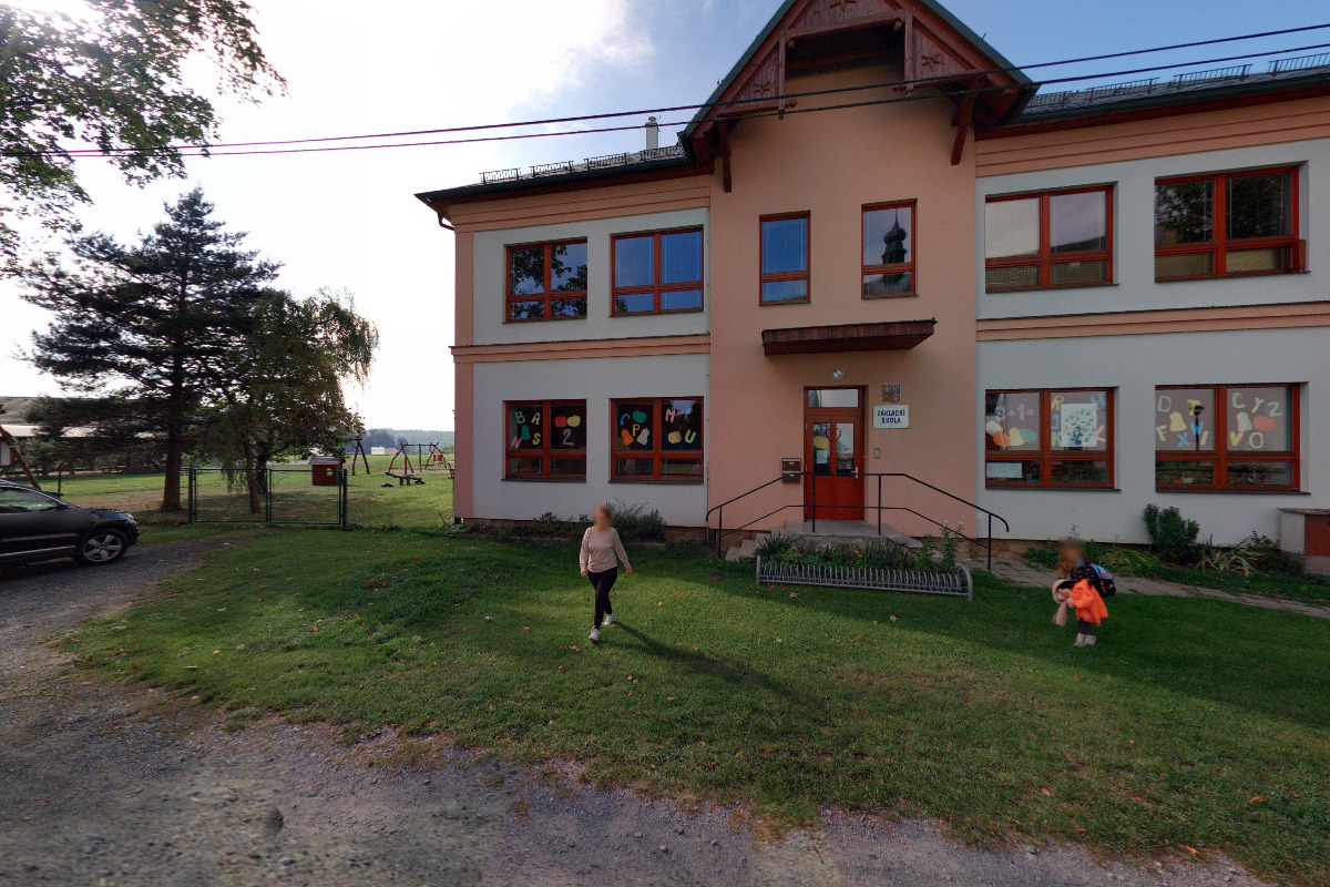 ZŠ a MŠ Maletín foto 3