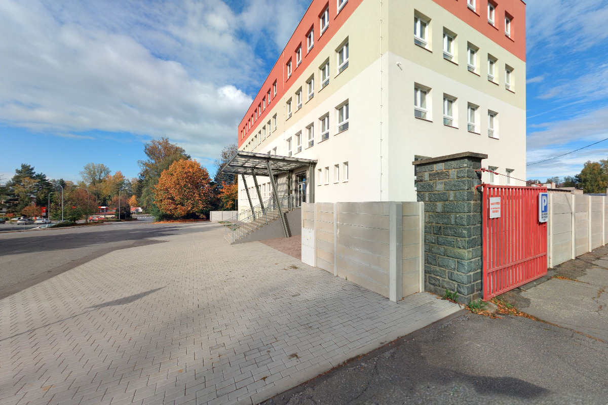 Gymnázium K. V. Raise a Střední odborné učiliště - Obor elektrikář, truhlář a mlékař