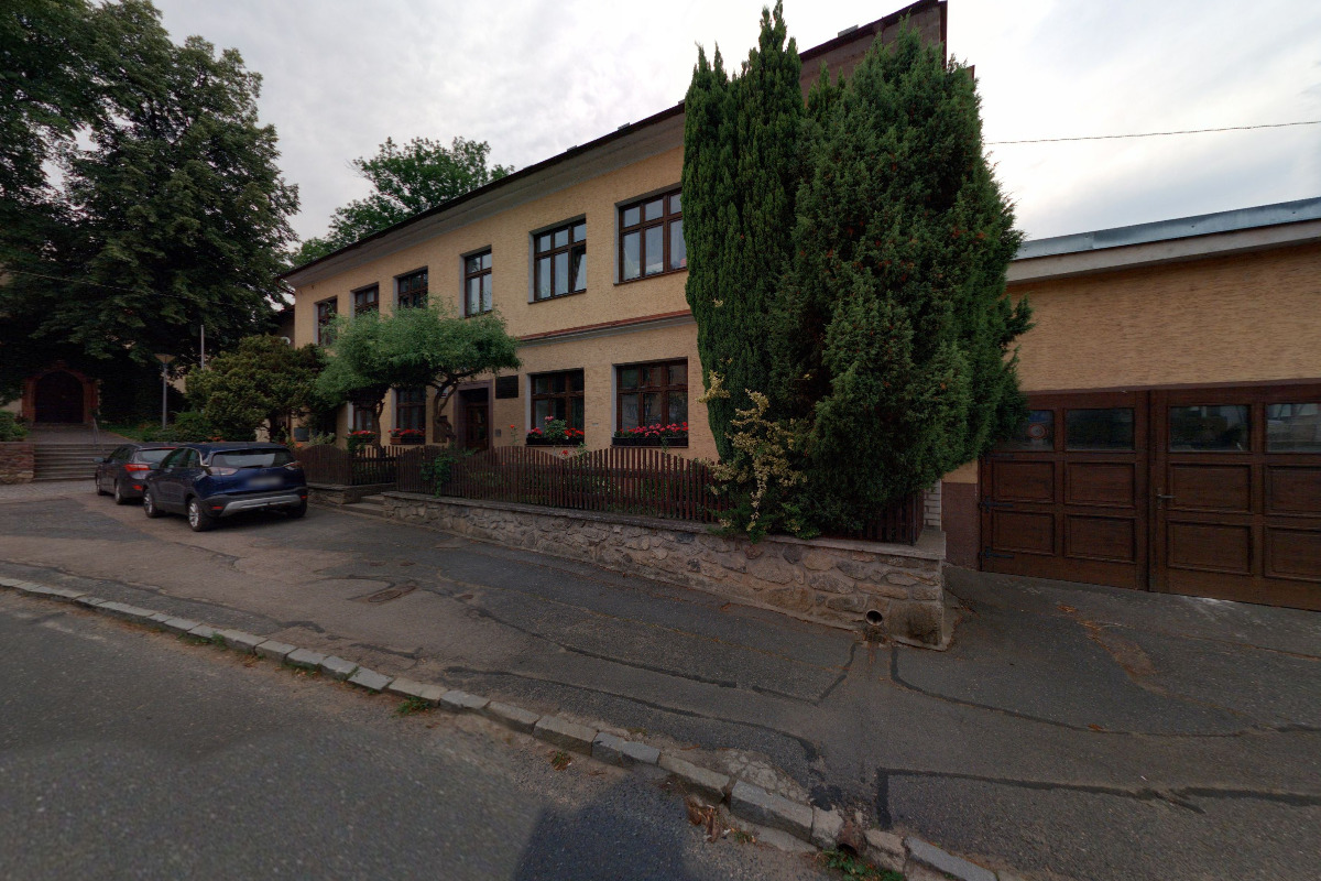 Dětský domov a Školní jídelna, Sázava, Benešovská 7 foto 2