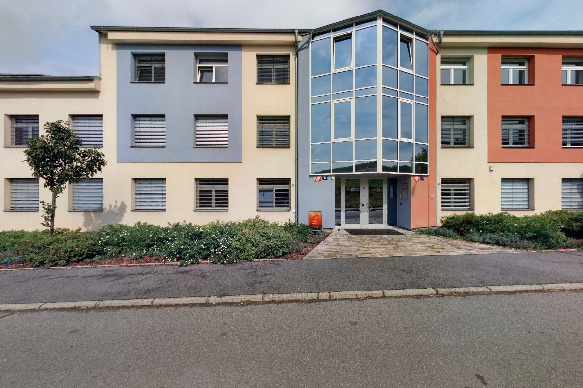 HYDROTECHNIK zemní protlaky a prodej ocelových trubek