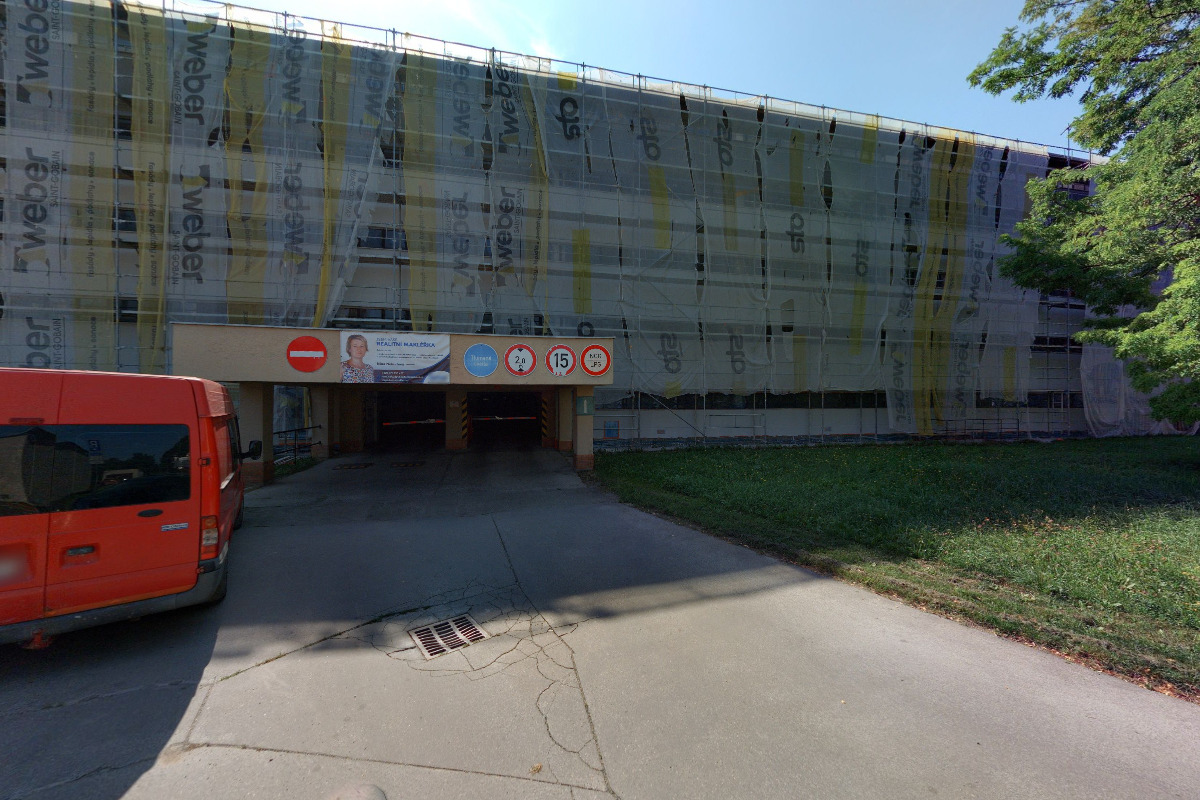 Průkopník, stavební bytové družstvo