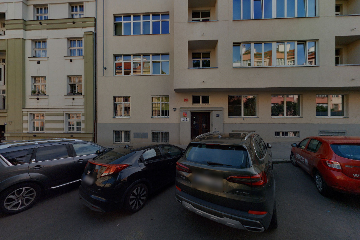 Domov mládeže a školní jídelna Praha 6 - Dejvice foto 2