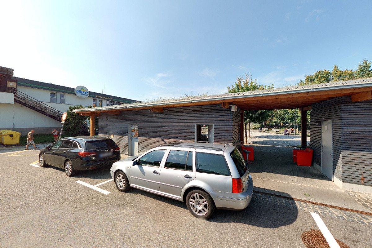 GROUND BISTRO
