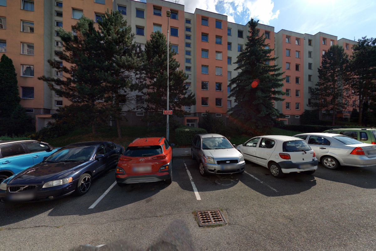 Miriam Mráčková - JAZYKY & VZDĚLÁVÁNÍ